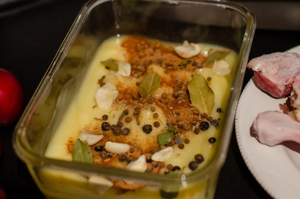 Gänseschmalz mit Gewürzen