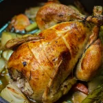 Knuspriges Huhn mit Fenchel und Zitrone im Backofen