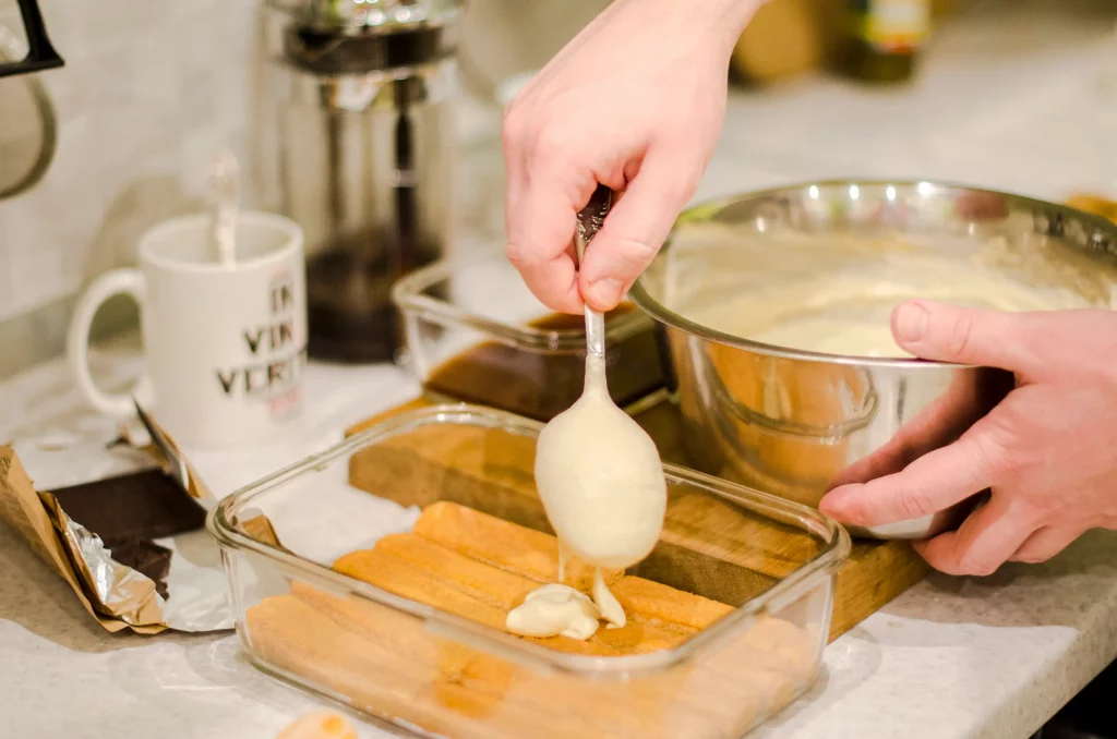Tiramisu mit Cognac und Orangenschale